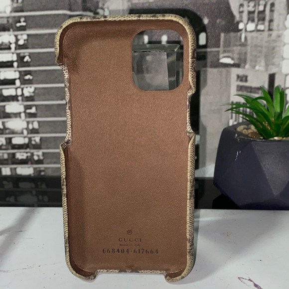 Gucci Monogram Beige Phone Case - Picture 3 of 5
